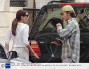 JULIA ROBERTS OUTSIDE HER APARTMENT, NEW YORK, AMERICA - 21 SEP 2002
