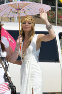 AnnaLynne McCord channels Cleopatra for 90210