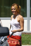 **NO BLOG USE** *EXCLUSIVE* Miley Cyrus and Liam Hemsworth enjoy the Great Lakes