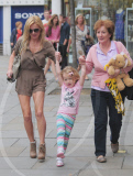 GERI HALLIWELL SPOTTED OUT IN CHELSEA