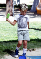 Gwen Stefani and family have a fun day at Underwood Family Farms - Part 2 