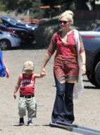 Gwen Stefani and family have a fun day at Underwood Family Farms - Part 2 