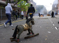 UK-LONDON-RIOTS