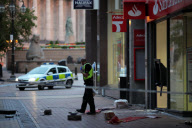 Grossbritannien: Gewalttätige Krawalle greifen auf Birmingham und Bristol über