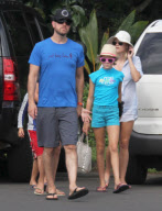 Reese Witherspoon, Jim Toth, Ava Phillippe, Deacon Phillippe