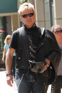 Billy Idol Helps a Homeless Man