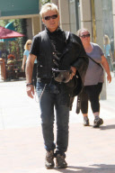 Billy Idol Helps a Homeless Man