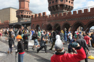 Bezirks-Spaßschlacht an der Berliner Oberbaumbrücke