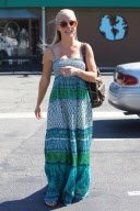 Kendra Wilkinson shops Planet Blue in Malibu