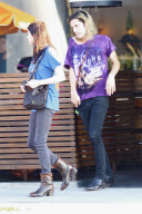 Frances Bean Cobain Eats Lunch with her Boyfriend at Robata Jinya