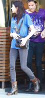 Frances Bean Cobain Eats Lunch with her Boyfriend at Robata Jinya