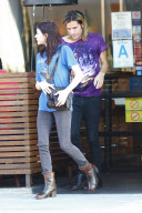 Frances Bean Cobain Eats Lunch with her Boyfriend at Robata Jinya