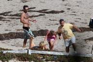 *EXCLUSIVE* Katherine Heigl strolls the beach for a Fashion Photo Shoot