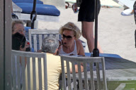 *EXCLUSIVE* Katherine Heigl strolls the beach for a Fashion Photo Shoot