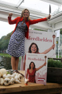 Sarah Wiener präsentiert ihr Buch Herdhelden in Hamburg
