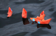 RUSSIA-SAINT PETERSBURG-PAPER-BOAT-WISH
