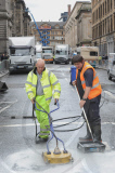 Grosses Reinemachen und Abbau von Requisiten nach den Dreharbeiten von World War Z in Glasgow
