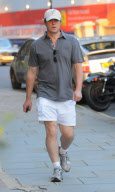 EXC HUGH GRANT JOGGING AROUND KENSINGTON