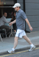 EXC HUGH GRANT JOGGING AROUND KENSINGTON