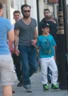 EXC JUDE LAW GRABS SOME LUNCH