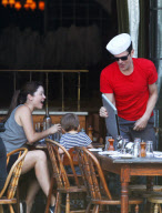 Johnny Knoxville, Rocko Knoxville, Naomi Nelson