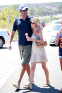 Brad Garrett cozies up with his Girlfriend