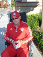 Exkl.: Frederic von Anhalt im Rollstuhl