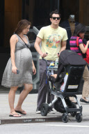 Johnny Knoxville and Family Shopping in SOHO