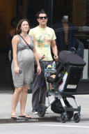 Johnny Knoxville and Family Shopping in SOHO