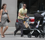 Johnny Knoxville and Family Shopping in SOHO