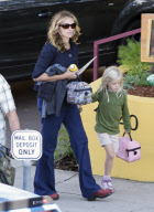 EXCLUSIVE... ExclusiveÖ Julia Roberts And Hazel Head Home 