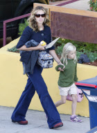 EXCLUSIVE... ExclusiveÖ Julia Roberts And Hazel Head Home 