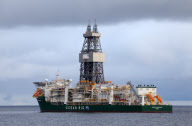 Greenpeace battles Artic oil companies