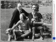 Writer Roald Dahl Wife Actress Patricia Neal And Children Tessa And Theo Pictured In The Garden Of Their Home In Great Missenden.
