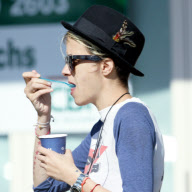 EXCLUSIVE Sam Ronson eating ice cream