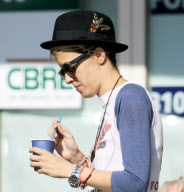 EXCLUSIVE Sam Ronson eating ice cream