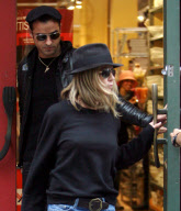 Jennifer Aniston and Justin Theroux buy kitchenware in matching attire NO MAKE UP