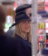 Jennifer Aniston and Justin Theroux buy kitchenware in matching attire NO MAKE UP