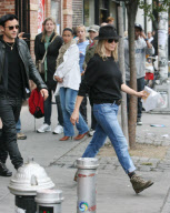 Jennifer Aniston and Justin Theroux in matching attire NO MAKE UP