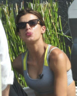 Elisabetta Canalis Eats Lunch Outside 