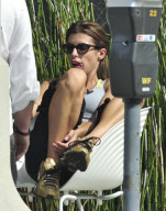 Elisabetta Canalis Eats Lunch Outside 