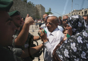 Zusammenstösse zwischen israelischen Streitkräften und Muslime vor dem Damaskus Tor in Jerusalem