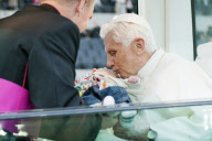Papstbesuch: Papst Benedikt XVI hält eine Eucharistiefeier im Berliner Olympiastadion