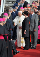 Papstbesuch: Papst Benedikt XVI bei seiner Ankunft auf dem Flughafen Erfurt