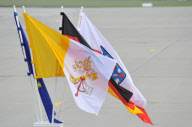 Papstbesuch: Der Papst bei seiner Ankunft auf dem Flughafen Erfurt