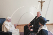 Benedikt XVI gibt Bundeskanzler Altkanzler Helmut Kohl eine Privataudienz