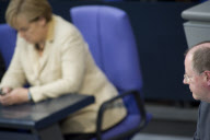 Erweiterung der EFSF: Beratung und Abstimmung im Bundestag in Berlin