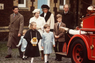 


HM QUEEN ELIZABETH II
with HRH DUKE OF EDINBURGH; HRH PRINCE AND PRINCESS OF WALES; HRH PRINCE HARRY; ZARA PHILLIPS; HRH PRINCE WILLIAM and PETER PHILLIPS in the Royal Mews to look at a 1939 Fire Engine
COMPULSORY CREDIT: UPPA/Photoshot Photo
CMS