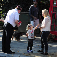 EXC GWEN STEFANI AND ZUMA IN PRIMROSE HILL