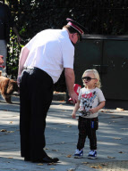 EXC GWEN STEFANI AND ZUMA IN PRIMROSE HILL